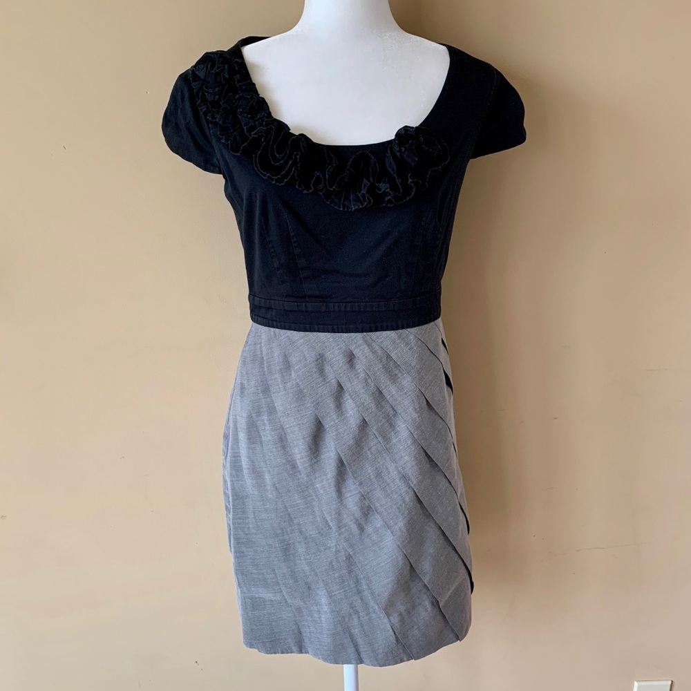 Max and Cleo size 6 Black Gray Flower Dress
